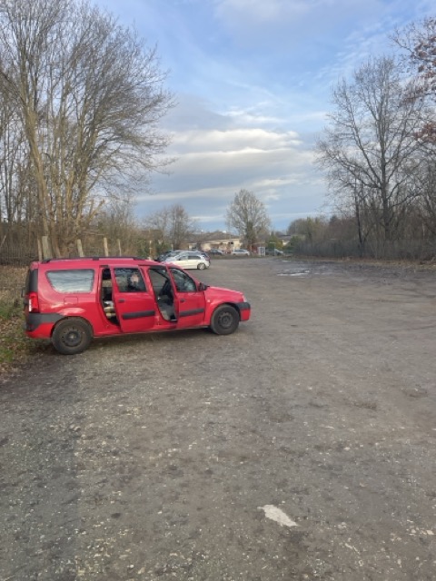 Auto am Parkplatz