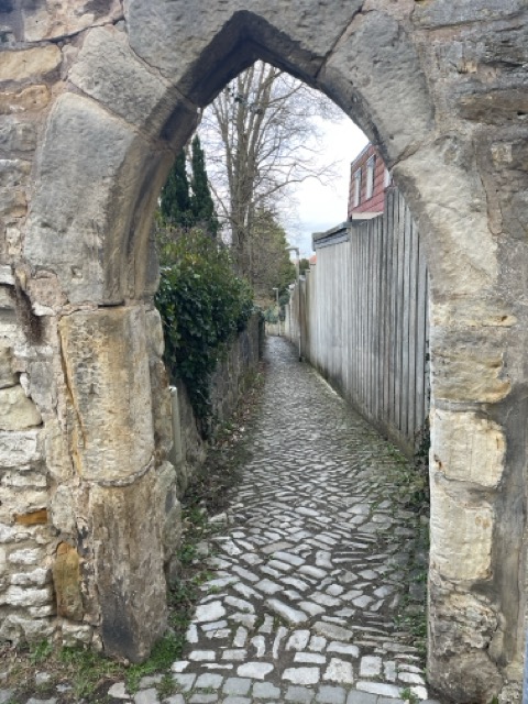 Enge Gasse in Moritzberg