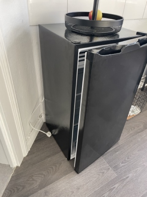 Small energy-efficient fridge