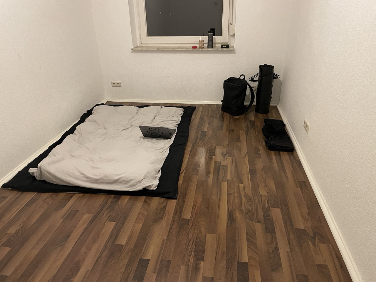 Minimalistisches Zimmer