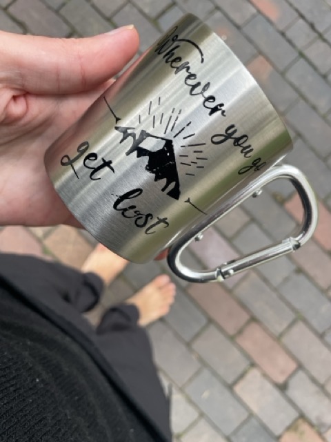 Stainless steel outdoor mug with carabiner