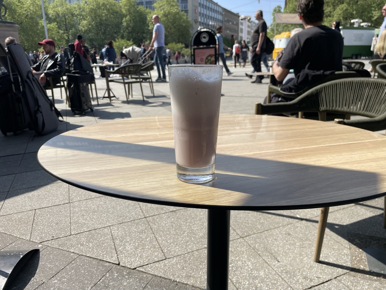 Erdbeerfrapino im Espresso House in Hannover, Hauptbahnhof