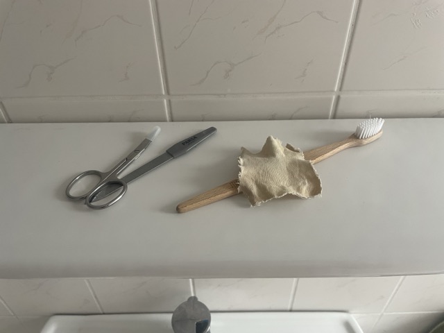 Zahn- und Nagelpflege